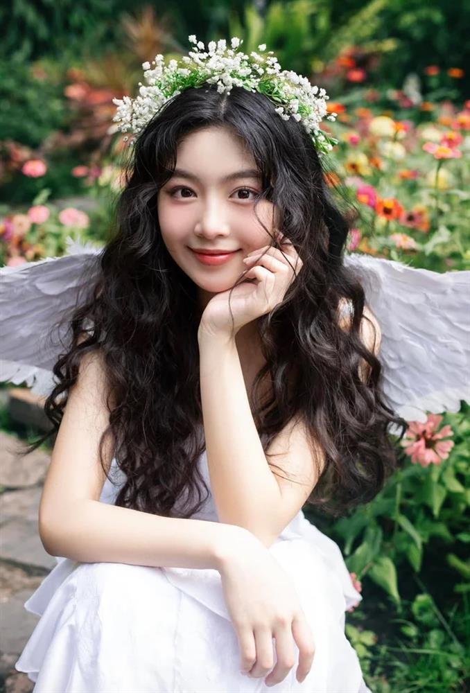 Con gái đón tuổi 17, vợ MC Quyền Linh có chia sẻ chú ý-2