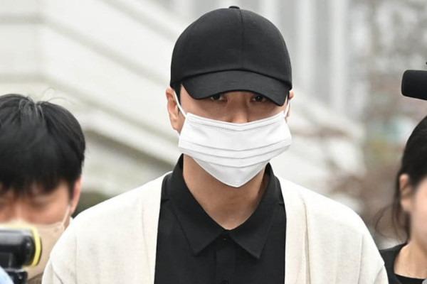 Ca sĩ nổi tiếng Hàn Quốc đối diện án tù vì lái xe khi say rượu, lấy nhầm ô tô-1