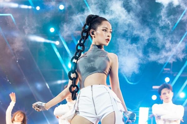 Chi Pu rủ dàn sao Trung Quốc hát nhạc Hoàng Thùy Linh-3