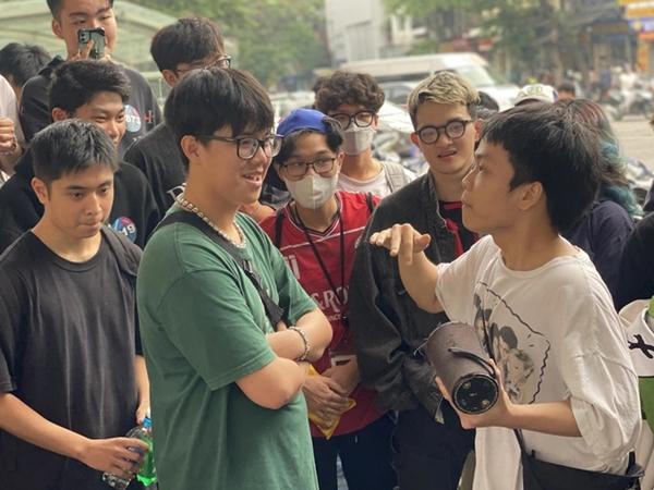 Thí sinh vượt hơn 1000 cây số đến Hà Nội 1h sáng để casting Rap Việt-3