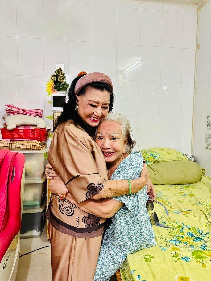 Trước những tin đồn, nghệ sĩ Hồng Nga giờ ra sao?-4