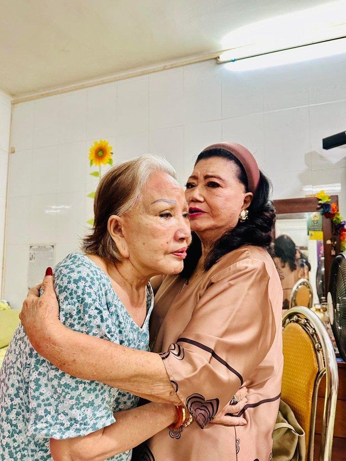 Trước những tin đồn, nghệ sĩ Hồng Nga giờ ra sao?-5