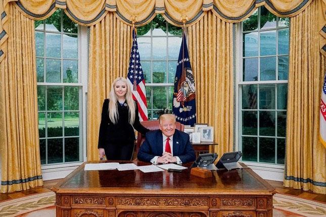 Vị trí Ivanka bên cạnh ông Trump bị thay thế?-3