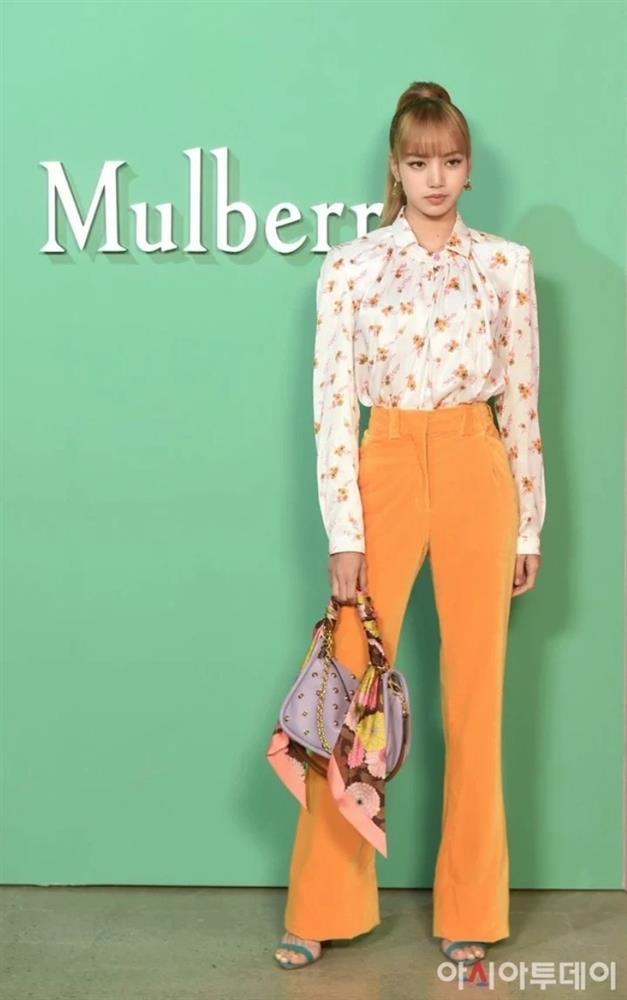 Cách phối đồ với quần ống loe đẹp như sao Hàn-4