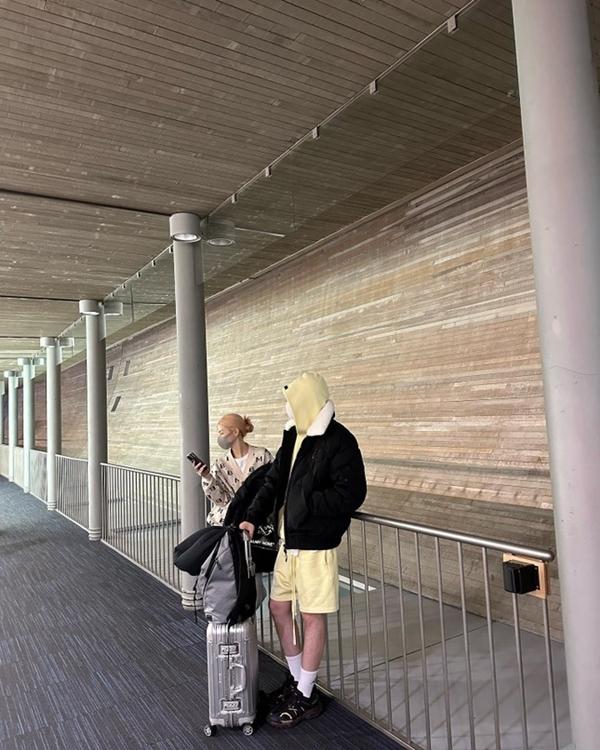 Sau nghi vấn hẹn hò Hiền Hồ, Trịnh Thăng Bình đi châu Âu cùng tình cũ-2