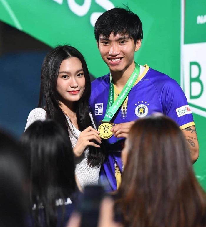 Đoán tình cảm của Đoàn Văn Hậu dành cho Hải My chỉ qua một hành động ứng xử với fan-1