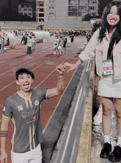 Đoán tình cảm của Đoàn Văn Hậu dành cho Hải My chỉ qua một hành động ứng xử với fan-3