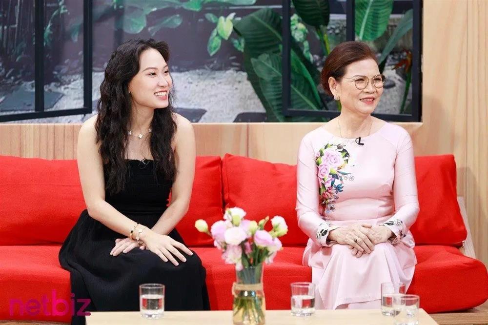 Quyền Linh ngưỡng mộ nàng dâu tậu nhà tiền tỉ, đưa mẹ chồng đi du lịch hàng năm-1