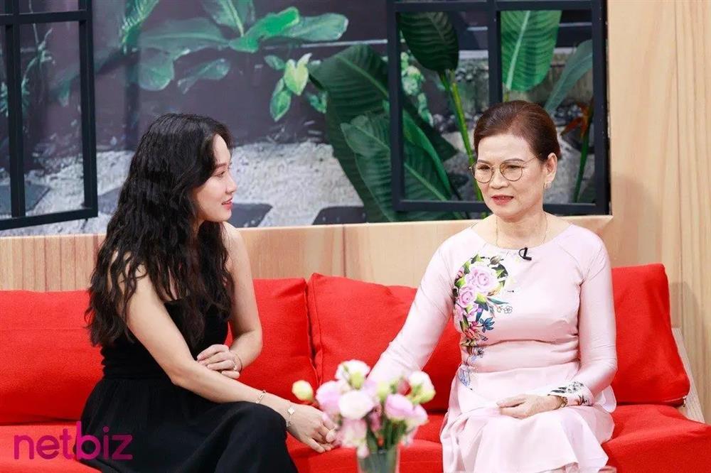 Quyền Linh ngưỡng mộ nàng dâu tậu nhà tiền tỉ, đưa mẹ chồng đi du lịch hàng năm-2