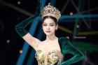 Hoa hậu Hòa bình Thái Lan Engfa Waraha diện váy xẻ cao, hở nội y