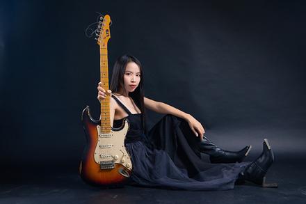 Nhạc sĩ Đinh Khánh Ly: ‘Tôi không theo số đông, chỉ theo đuổi âm nhạc’