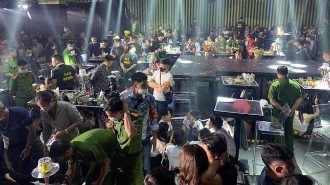 Hải Phòng dừng khẩn cấp đêm nhạc ca sĩ Jimmii Nguyễn khi đang diễn-2