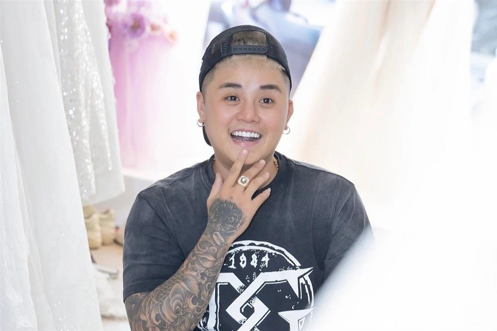 Chuyện tình lạ lùng của cặp đôi chồng là nữ, vợ là nam ở TPHCM-6