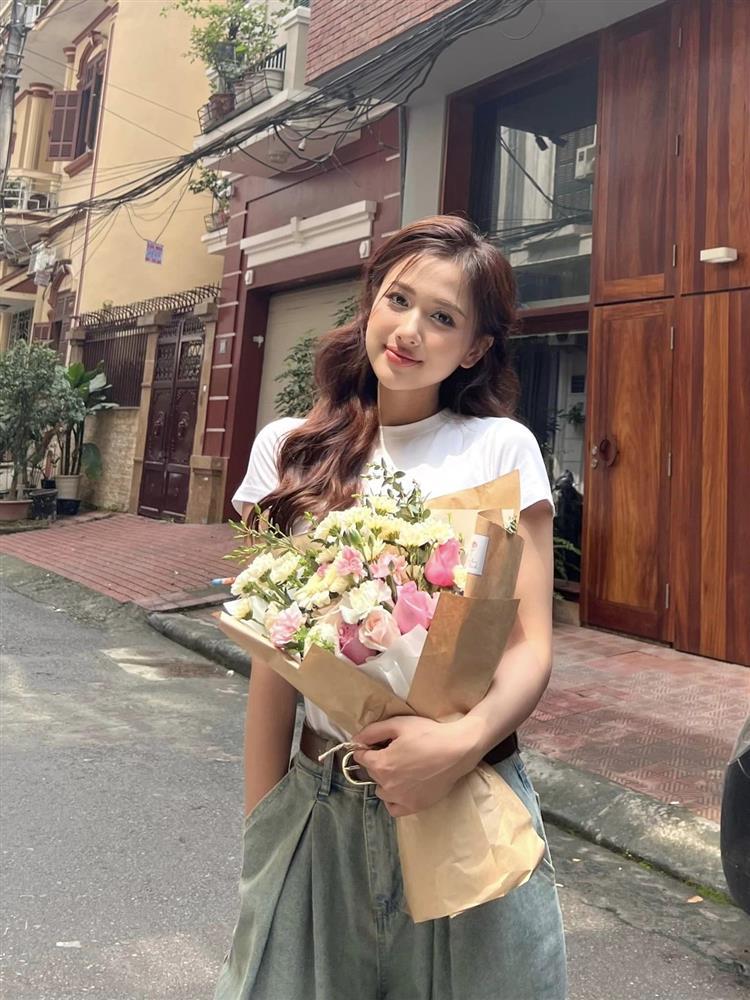 Nhan sắc hoa khôi là bạn gái tiền vệ Minh Vương-9