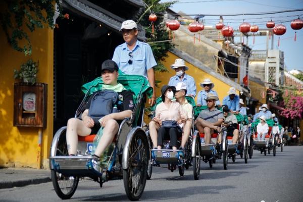 Khách lẻ, khách gia đình vào phố cổ Hội An không phải mua vé-3