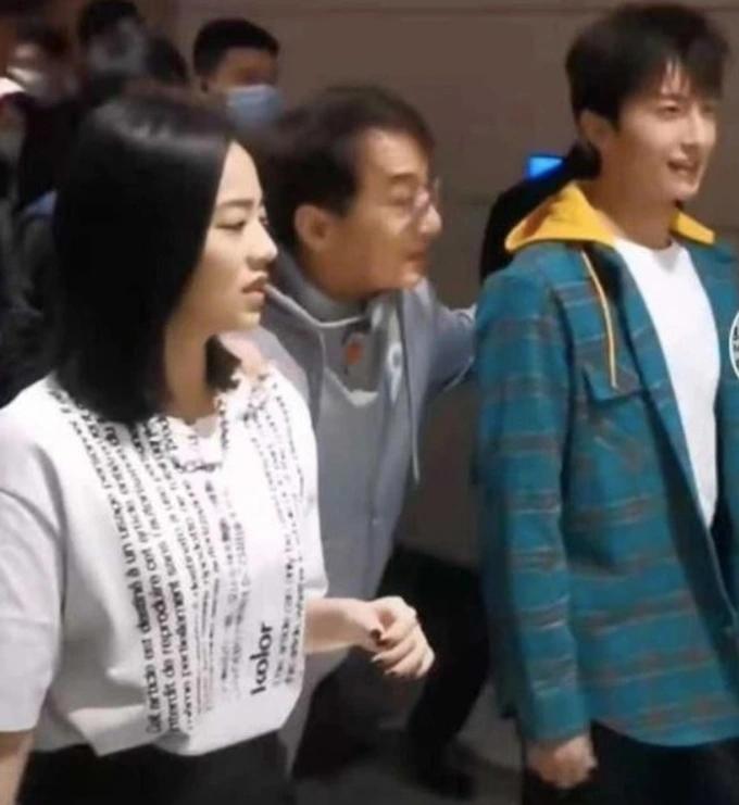 Thành Long tuổi U70: Nguy cơ ngồi xe lăn nhưng đau đáu tìm người kế nghiệp-3