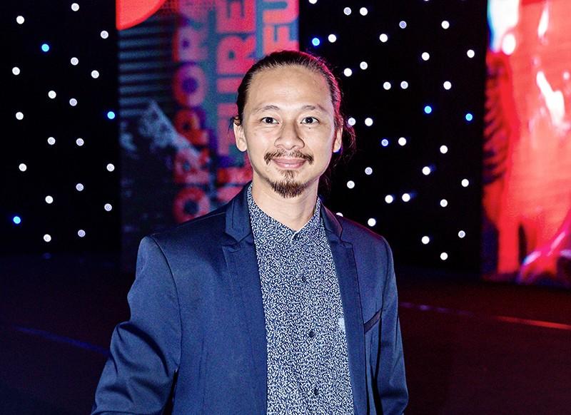 Mặt trái của các thánh review-3