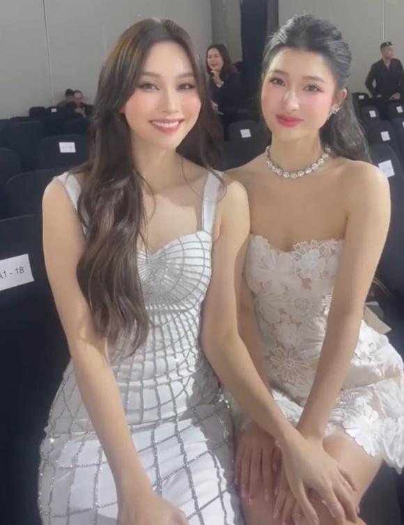 Á hậu Phương Nhi gặp ai cũng được cưng như em bé-3