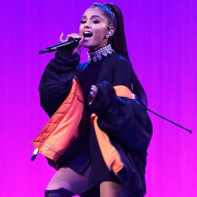 Nữ ca sĩ Ariana Grande khiến fan lo lắng vì diện mạo gầy gò bất thường-3