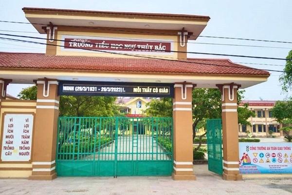 Hiệu trưởng bị con gái tố đánh vợ-2