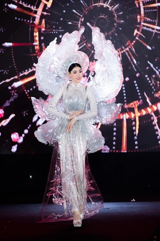 Dịu Thảo Miss International Queen VN: Mờ nhạt đến đăng quang thuyết phục-6