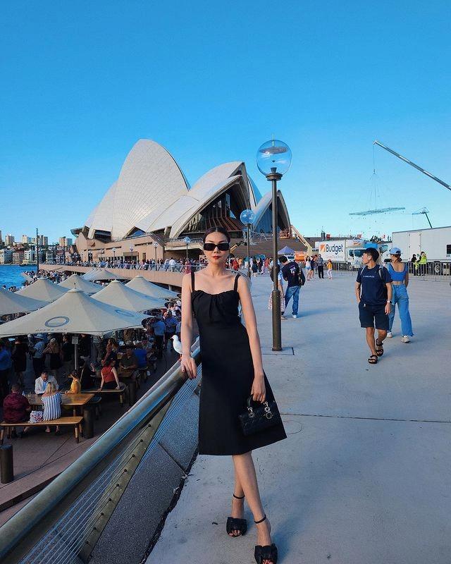 Mẫu váy 2 dây khiến Hà Hồ, Hương Giang mê mẩn-6