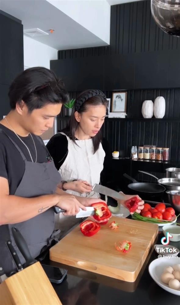 Huy Trần nấu ăn, rửa chén 3 bữa mỗi ngày từ khi cưới Ngô Thanh Vân-4