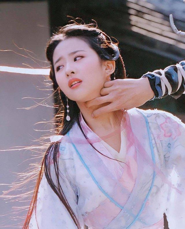 Những tạo hình cổ trang kinh điển của loạt mỹ nhân phim Hoa Ngữ-3