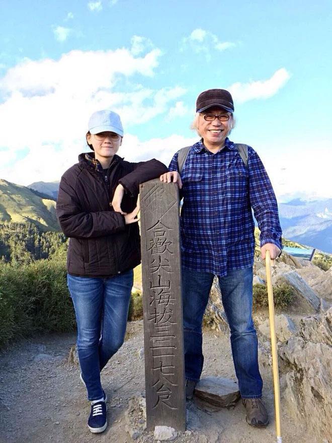 1 thập kỷ yêu đương sóng gió của cặp đôi ông cháu lệch tới 40 tuổi-1