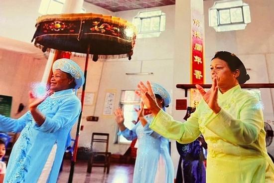 Dân tộc duy nhất ở Trung Quốc nói tiếng Việt, ăn nước mắm, đánh đàn bầu