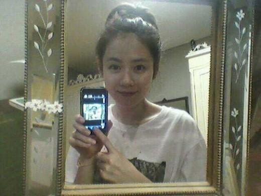 Bắt trend selfie thịnh hành idol K-Pop: Hóa ra là bình mới rượu cũ-11