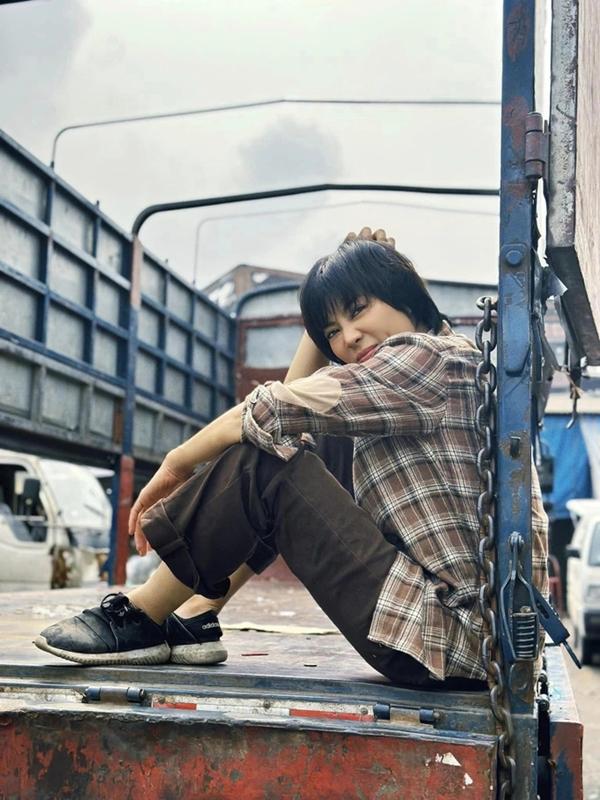 Diễn viên Thanh Hương kể chuyện ăn cơm, nằm ngủ bên bãi rác khi đóng phim-2
