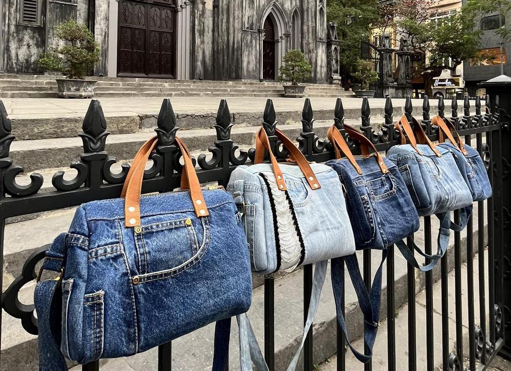 Cô gái biến quần jeans cũ thành những chiếc túi độc đáo-2