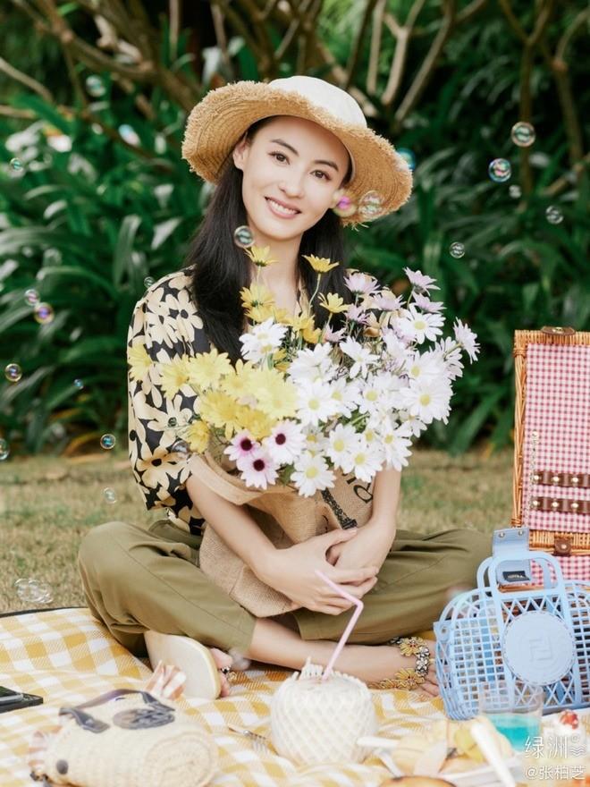 Vết nhơ khó gột rửa của 2 sao nữ hạng A-4