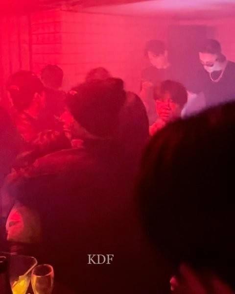 Nam idol em trai BTS bị bóc scandal ôm gái lạ trên bar gây ảnh hưởng nhóm-3