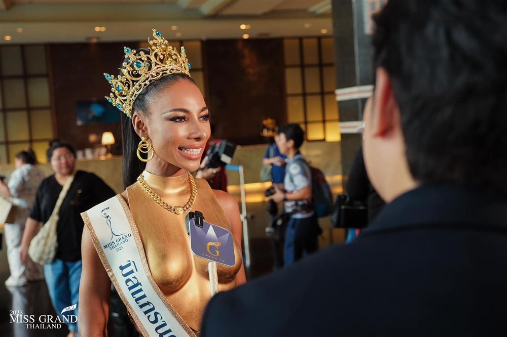 Thí sinh Hoa hậu Hòa bình Thái Lan làm lố-12