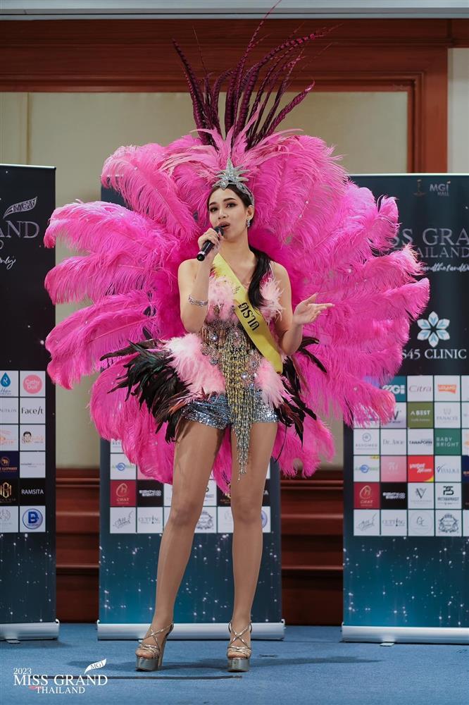 Thí sinh Hoa hậu Hòa bình Thái Lan làm lố-4