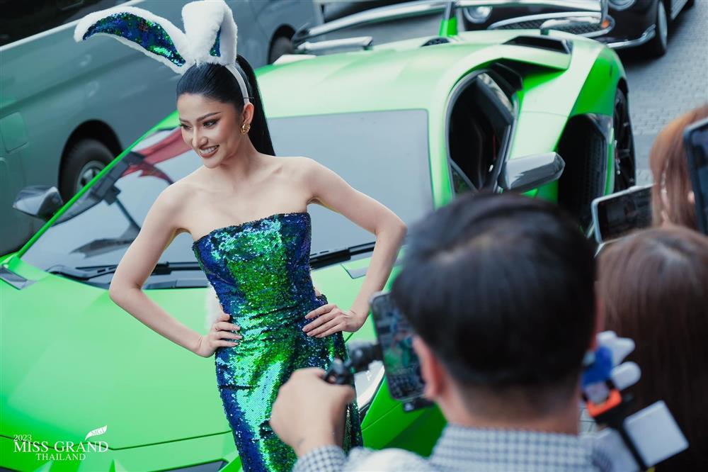 Thí sinh Hoa hậu Hòa bình Thái Lan làm lố-8