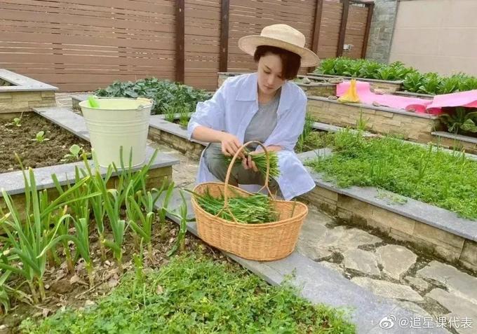 Cuộc sống hiện tại của mỹ nhân từng lộ ảnh nhạy cảm-9