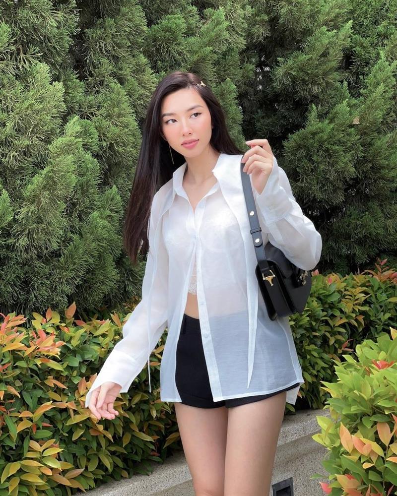 Hiếm hoi lắm mới thấy Đỗ Thị Hà và Thùy Tiên đụng hàng-2