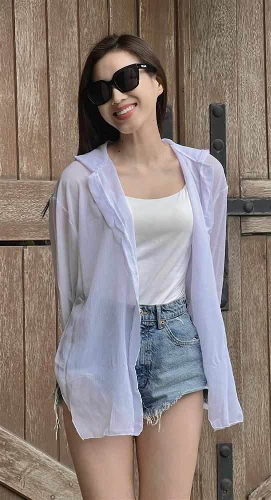 Hiếm hoi lắm mới thấy Đỗ Thị Hà và Thùy Tiên đụng hàng-5