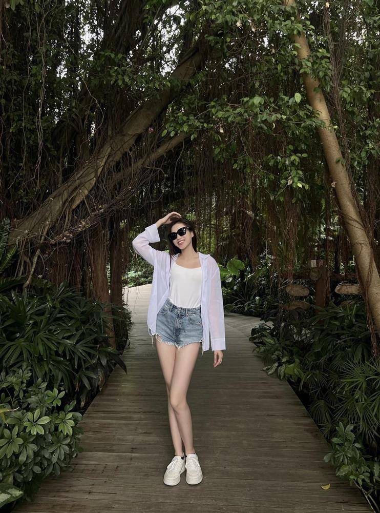 Hiếm hoi lắm mới thấy Đỗ Thị Hà và Thùy Tiên đụng hàng-8