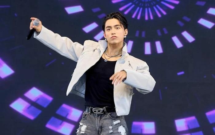 Thêm khoảnh khắc MONO là chiến thần ngoại giao-5