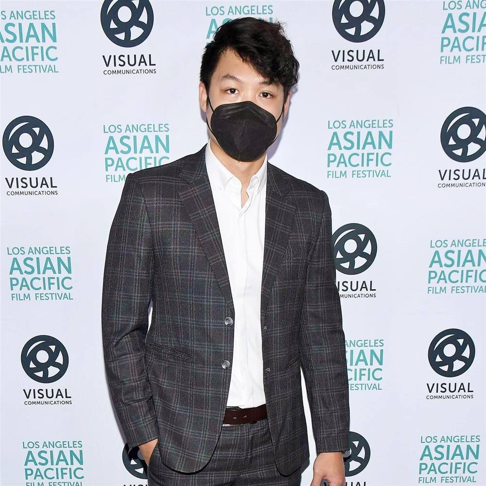 Con trai NSND Hồng Vân lên báo Mỹ, quay phim mời mẹ đóng-1