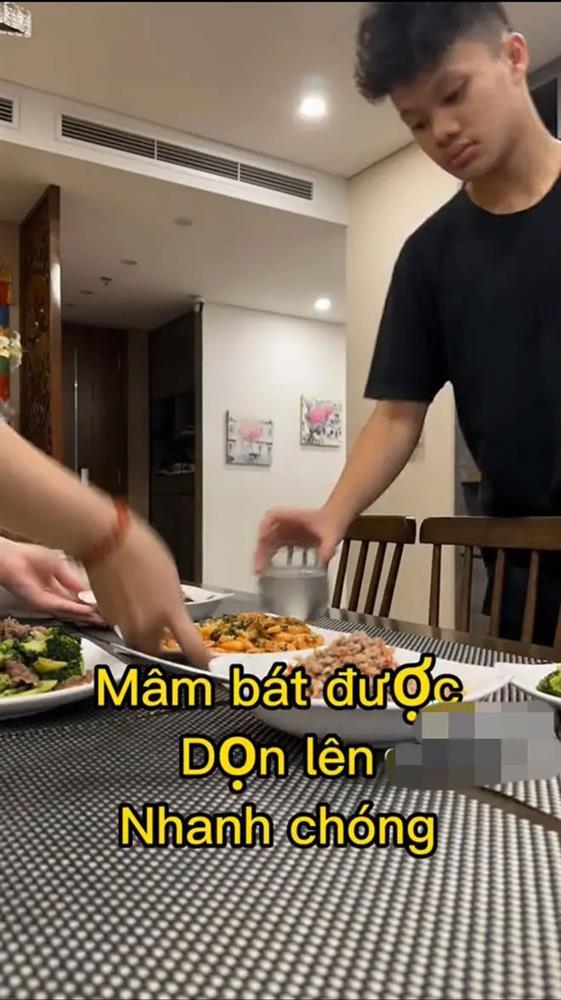 Quay cảnh ăn tối, BTV Quang Minh để lộ thế lực mạnh nhất nhà-1