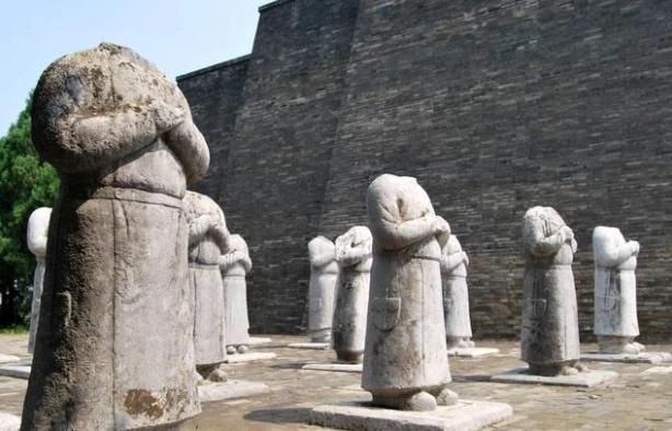 Bí ẩn 61 tượng đá không đầu ở lăng mộ Võ Tắc Thiên-2
