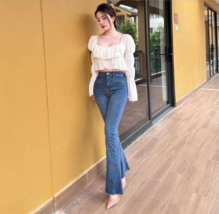 Quynh Nga shows off her deft curves with an extremely attractive ‘ship ...