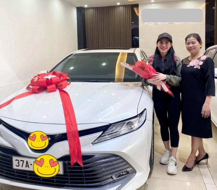 Chiến thần Võ Hà Linh giàu thế nào mua nhà, dát hàng hiệu kín người?-3