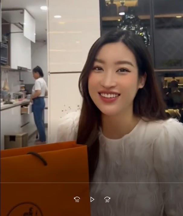 Đỗ Mỹ Linh có động thái cực giống nhiều sao Việt khi vướng tin đồn bầu bí-2