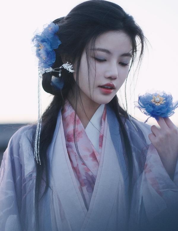 Nhan sắc tiểu hồ ly sinh năm 2000 đánh bại nữ chính Bạch Lộc-5